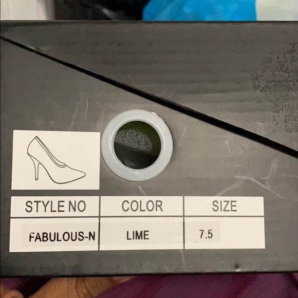 Fashion nova shoes 👠 send some offers😊🙏🔥🔥🔥 - Picture 4 of 8